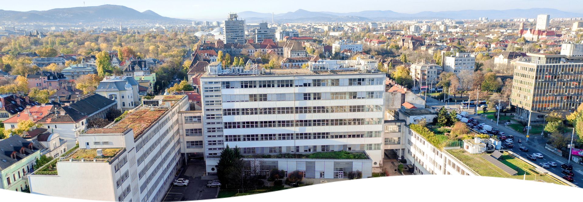 Akadémiánk megközelíthetősége és szálláslehetőségek Akadémiánk megközelíthetősége és szálláslehetőségek